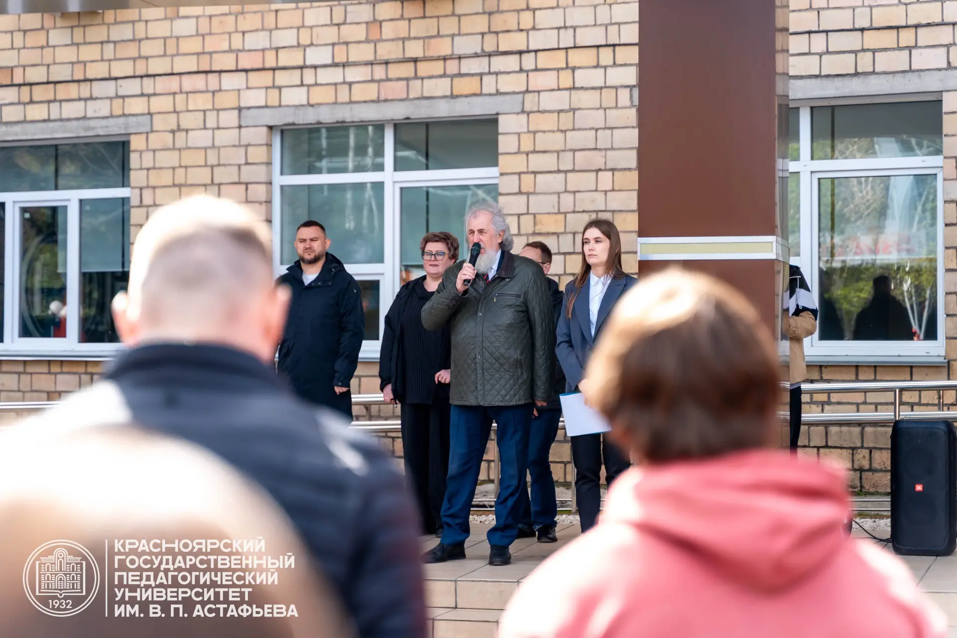 Традиционно начинаем новую неделю с церемонии поднятия флага 🇷🇺  Право торжественно поднять Государс
