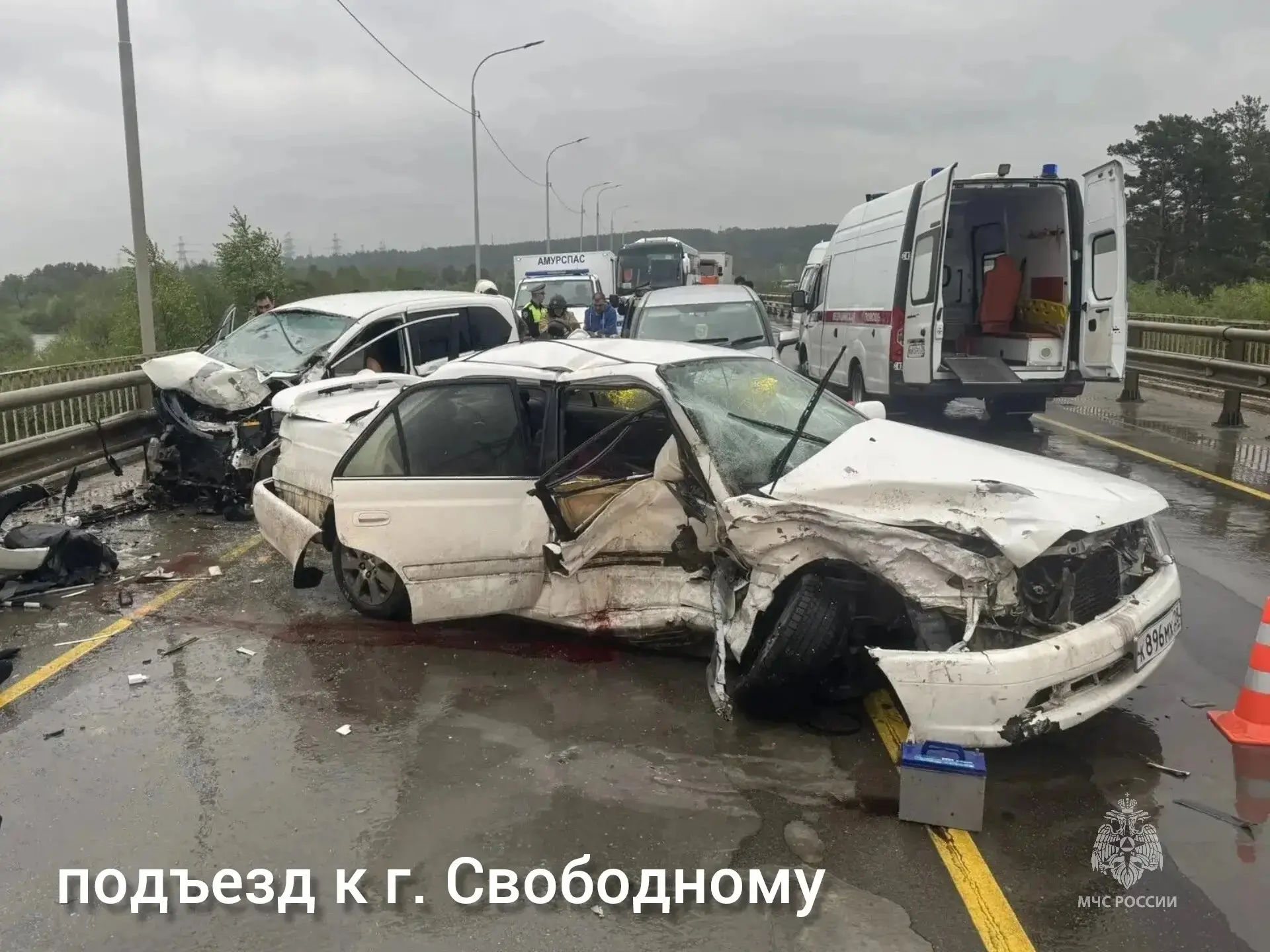 Под Свободным в лобовом столкновении погиб водитель иномарки  Накануне, 23 мая в лобовом столкновени