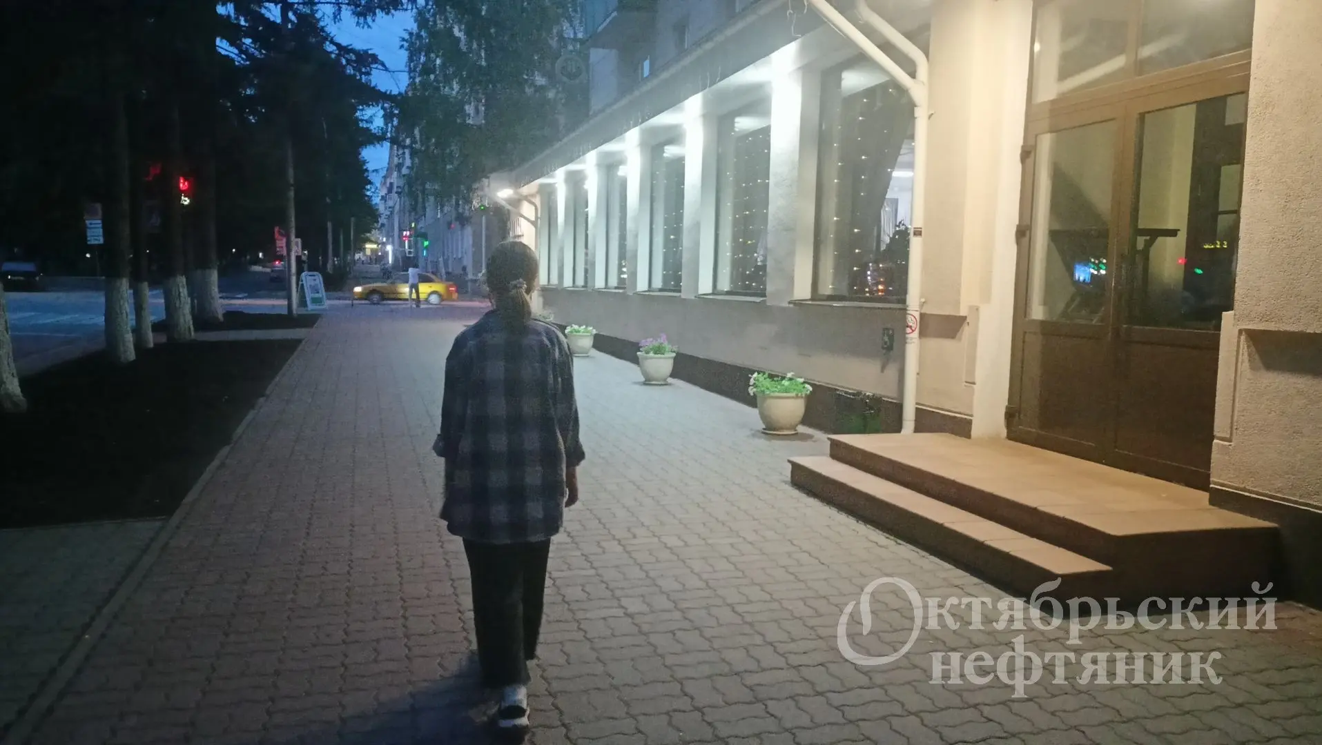 📌 В Октябрьском с 1 октября изменится время комендантского часа для детей