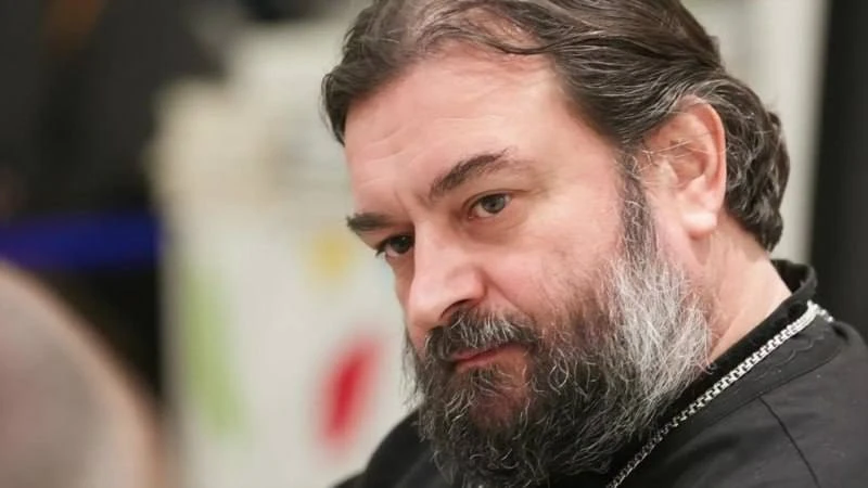 🕊 Взрослость — это не возраст, не следы бритвы на щеках, не разговоры басом

Взрослость — это ответ