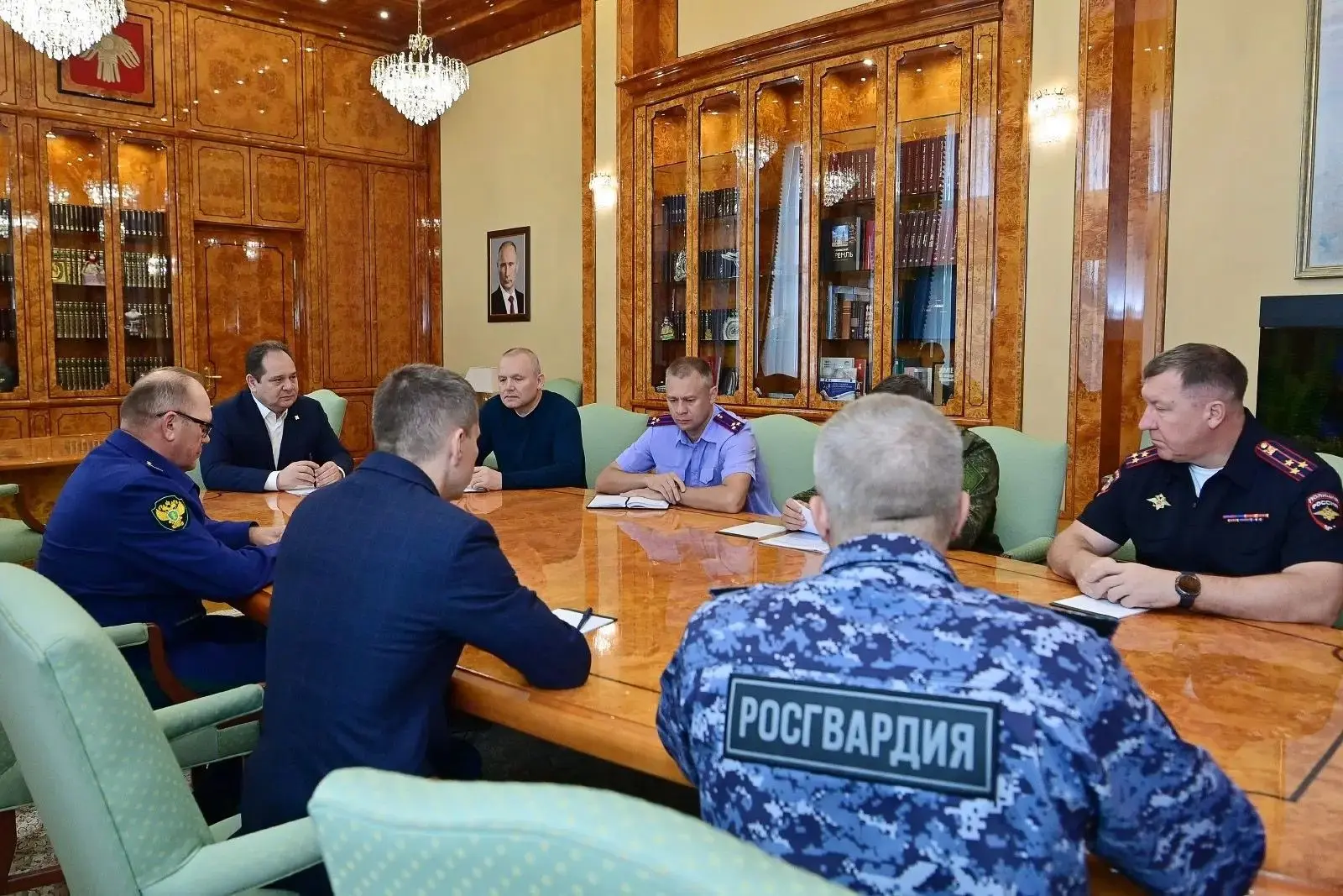 Провёл совещание по безопасности с руководителями силовых ведомств. Делаем все необходи...