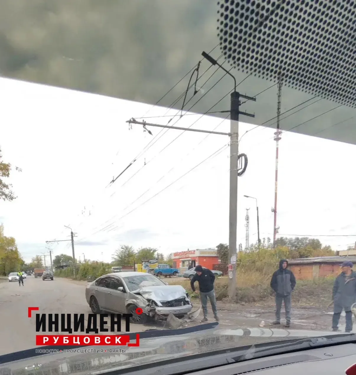 ❗️ Момент ДТП на Октябрьской, после которого водитель ВАЗ скончался в больнице