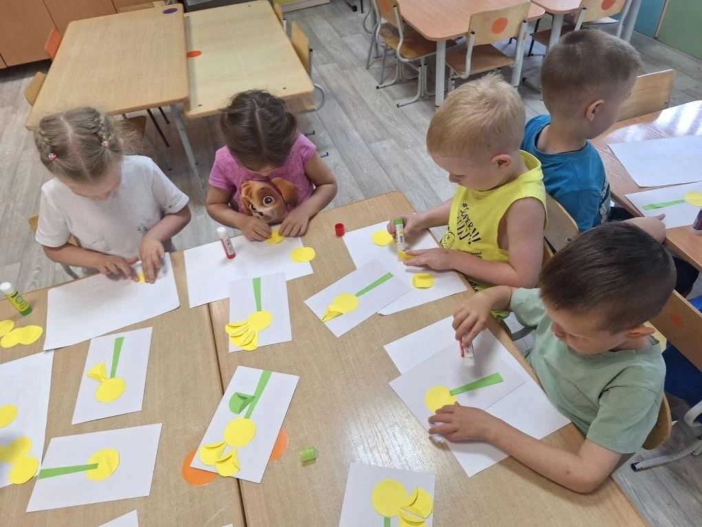 🌻 Лето в группе «Звездочки»: мы вырастили подсолнухи! 
В группе среднего возраста кипит настоящая л