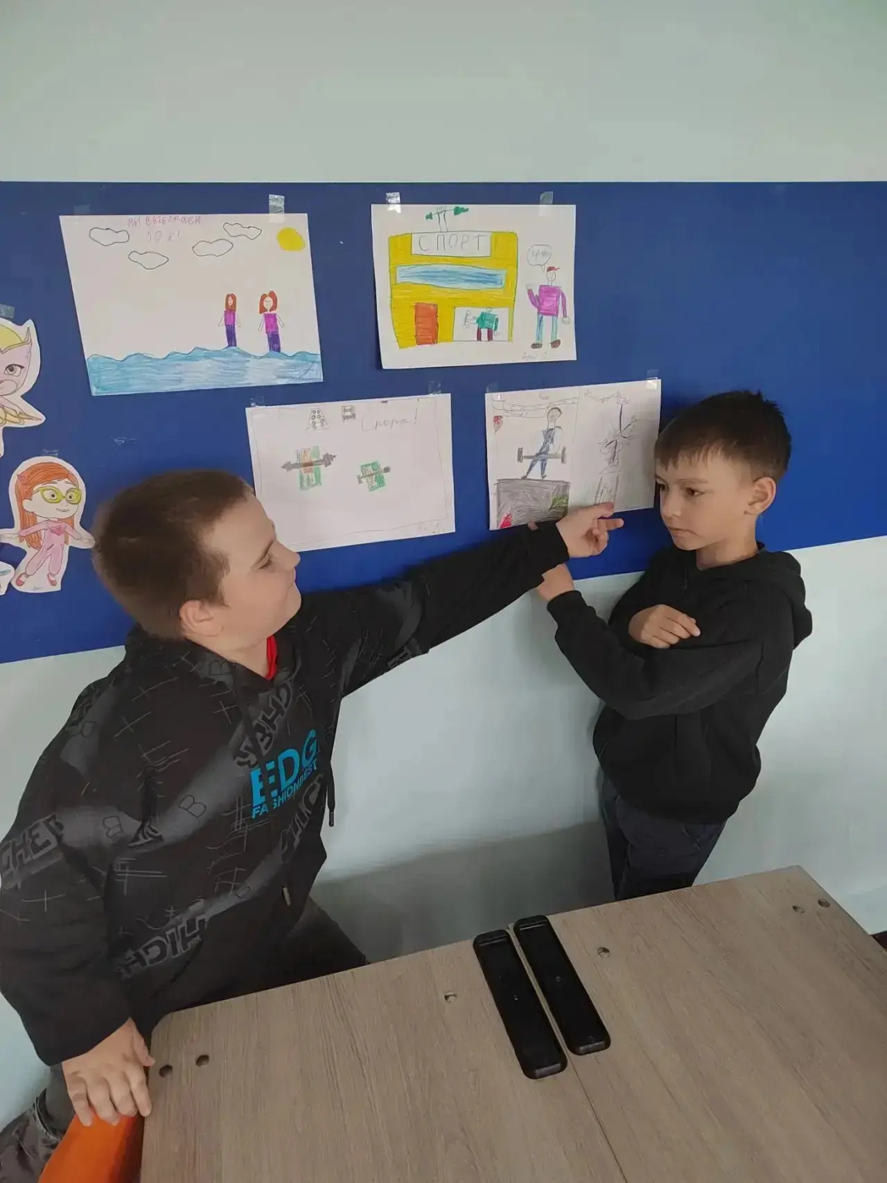 🏃‍♀️ В отряде прошёл конкурс рисунков на тему ЗОЖ!🍎
Наши юные художники показали, как они видят зд