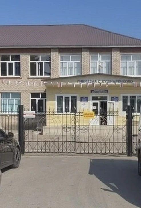 Посетил Башкирскую гимназию в Кушнаренково. Сходил в класс, где вчера произошло нападен...