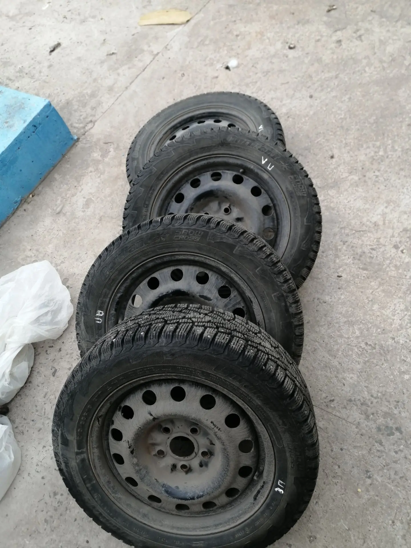 Продам зимние колеса , резина Кордиант Сноу кросс, 215/55/16 , диски р16, 5*114,3 , цо ...