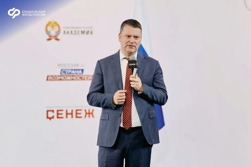 Сергей Чирков рассказал участникам программы «Время героев» о комплексной поддержке ветеранов СВО

�