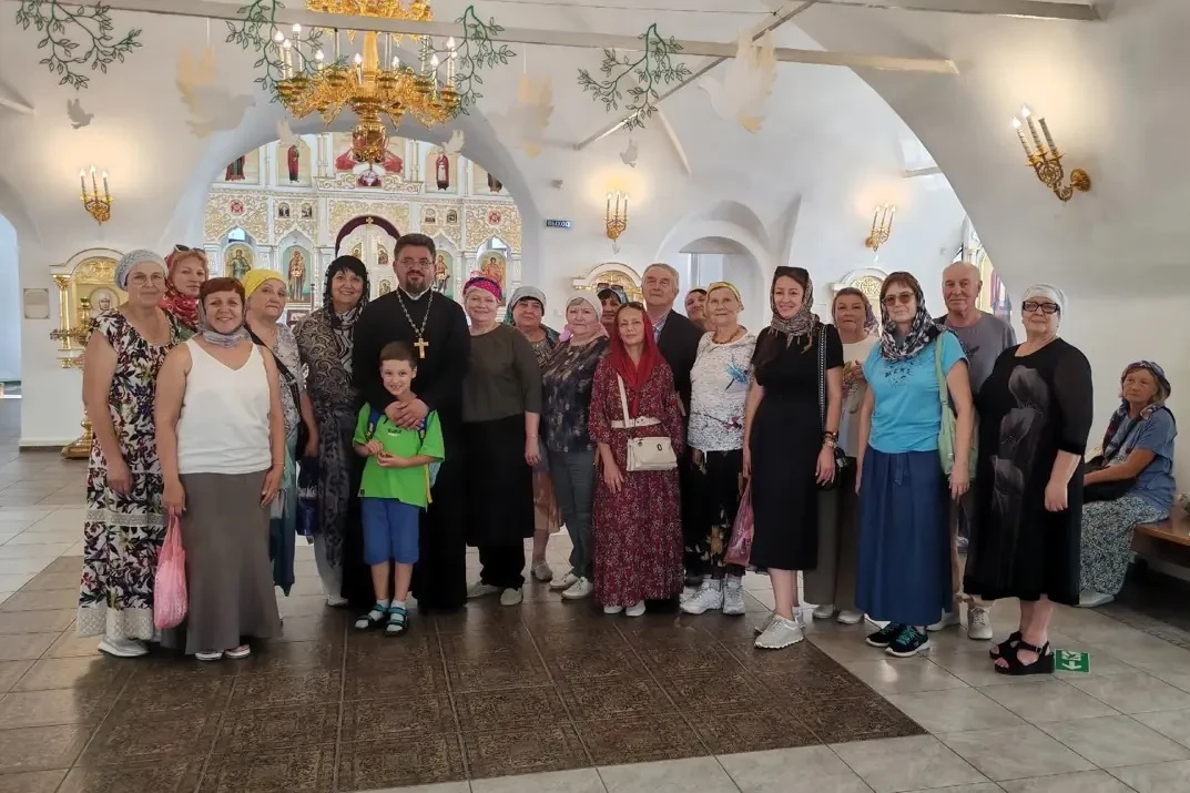 Паломники из Красноярской епархии совершили путешествие в Енисейск на теплоходе «Валерий Чкалов»

С 