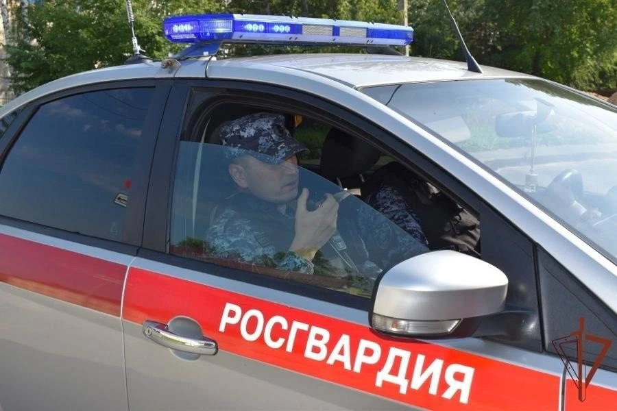 В Канаше женщина попыталась вынести сумку из магазина на проспекте Ленина, но была заде...