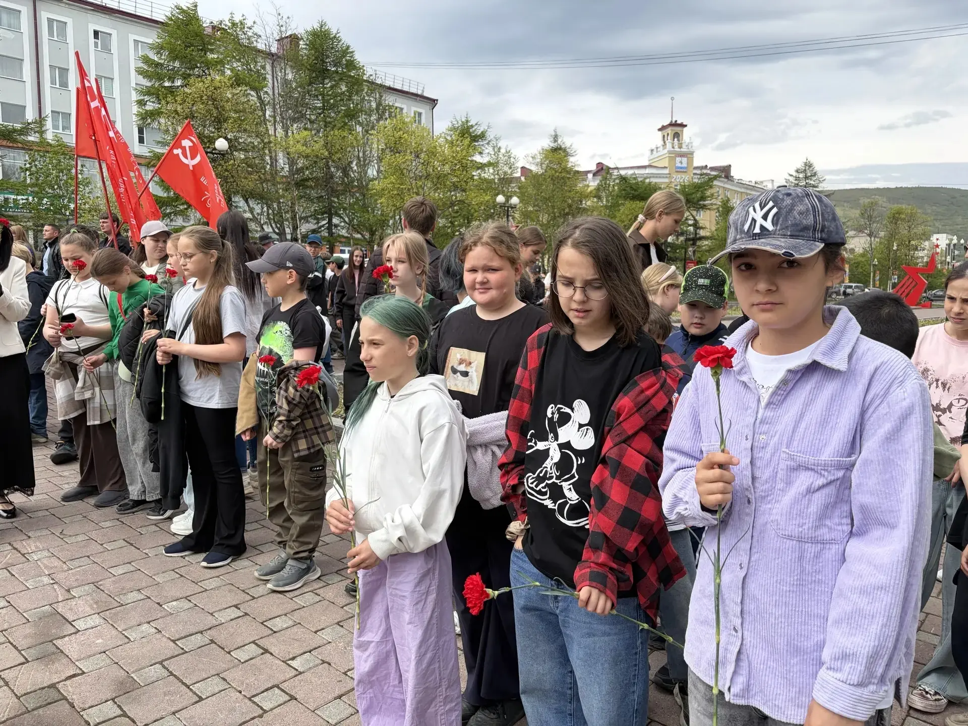 🕊️ Отряд «220V» почтил память героев 🕊️

Сегодня, в День памяти и скорби, отряд «220V» посетил «Уз