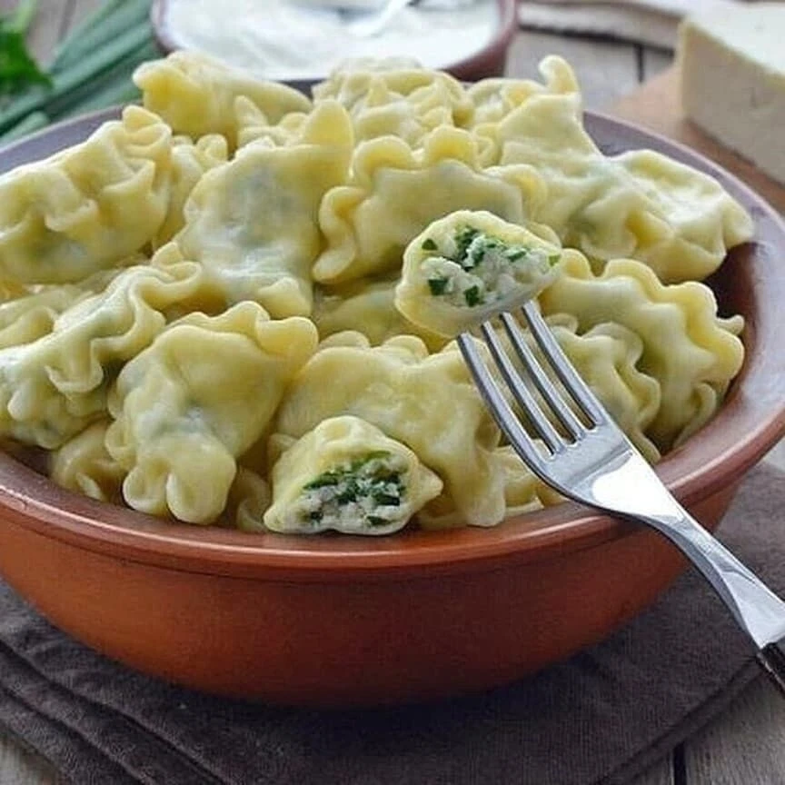 КАКИЕ ЖЕ ОНИ ВКУСНЫЕ - ВАРЕНИКИ С АДЫГЕЙСКИМ СЫРОМ И ЗЕЛЕНЬЮ