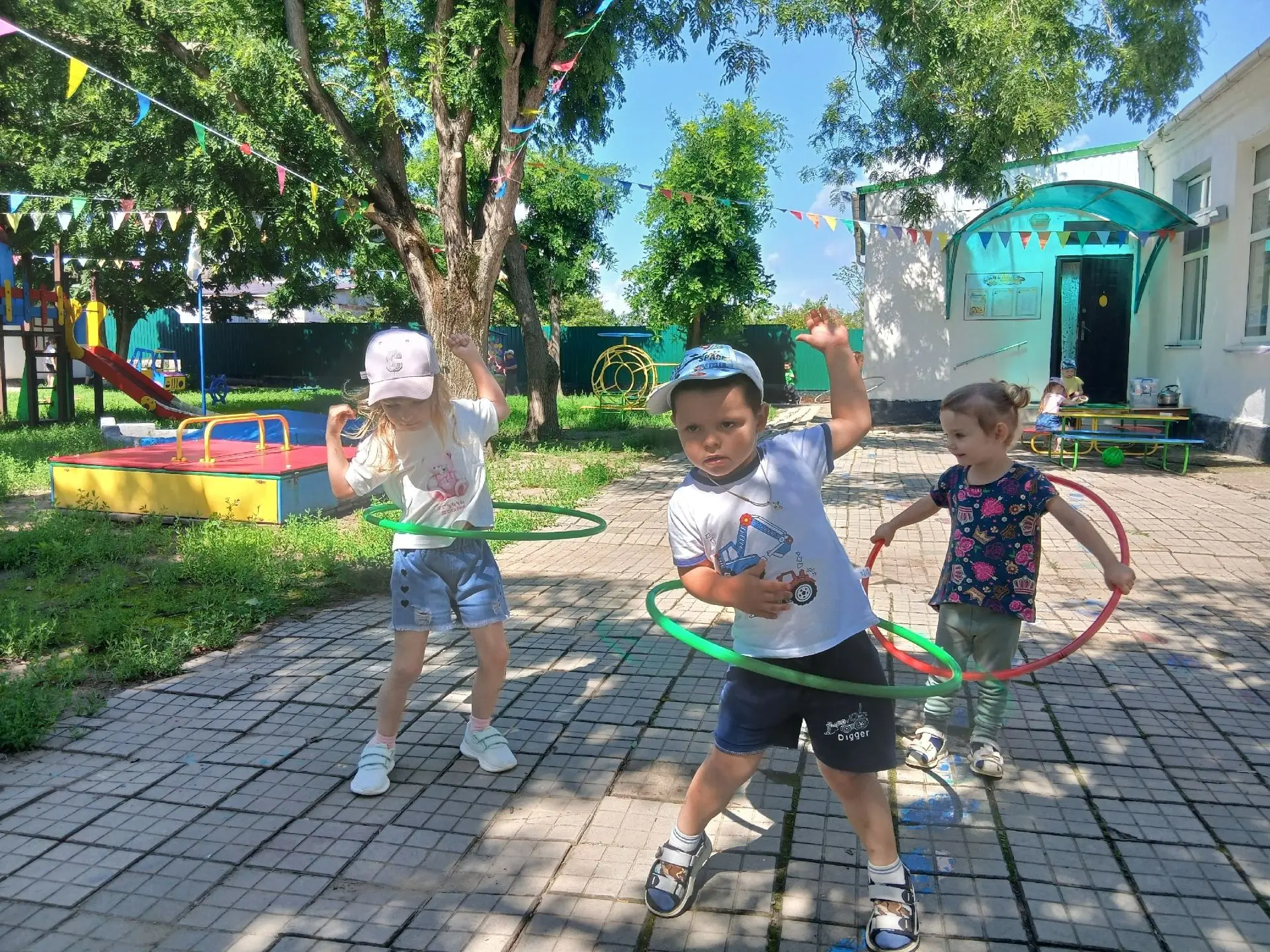 Сильные, смелые, ловкие, умелые...

#ГодДошкольногоОбразования