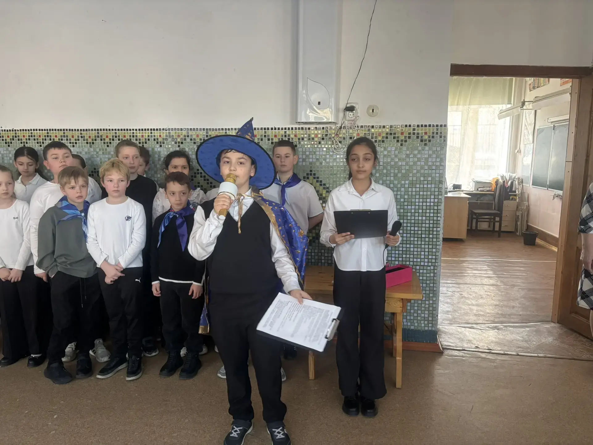 📖✨ Добро пожаловать в мир оживших страниц!  С 23 марта в нашей начальной школе воцарилась настоящая 