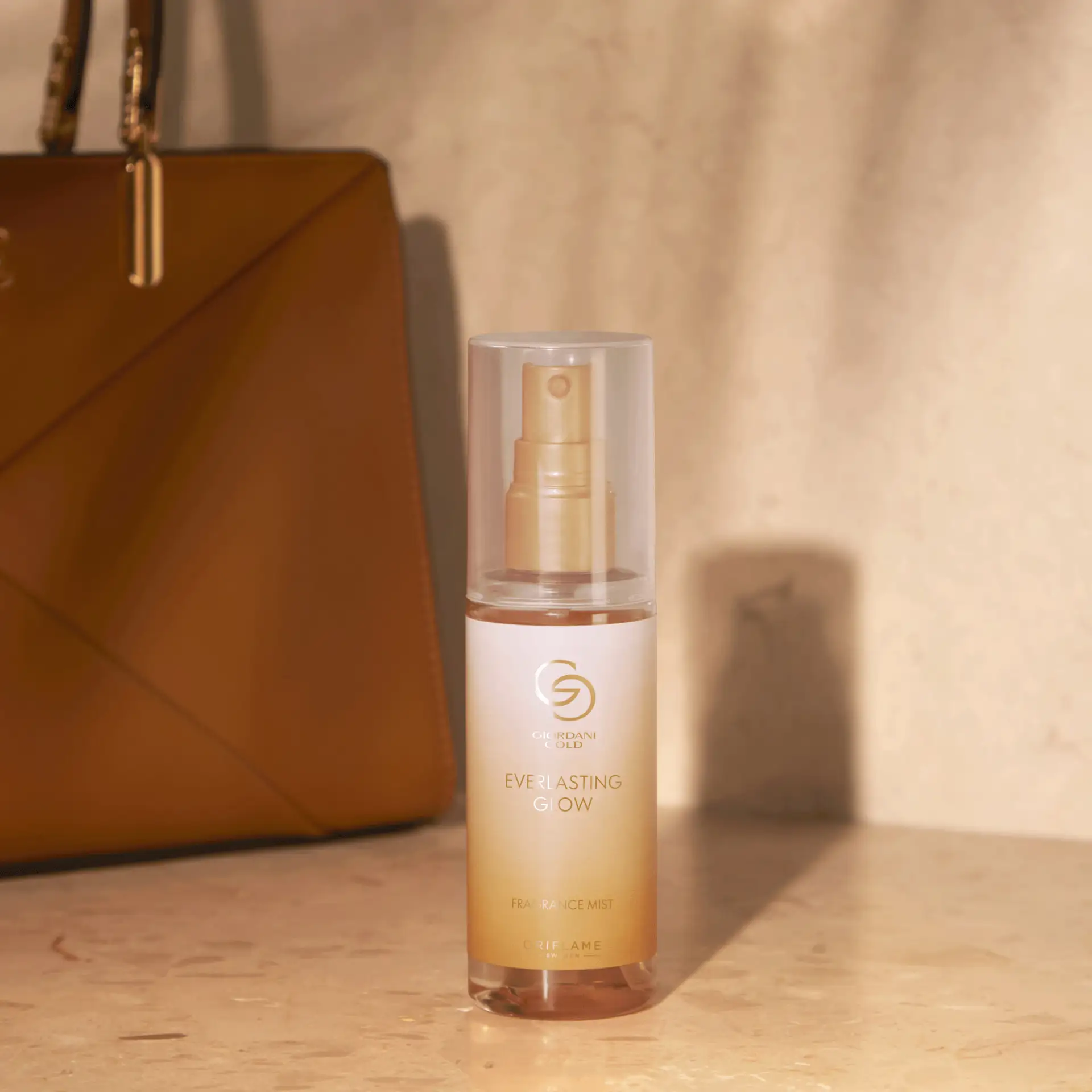 Парфюмированный спрей для тела Джордани Голд Эверластинг Глоу / Giordani Gold Everlasting Glow подар