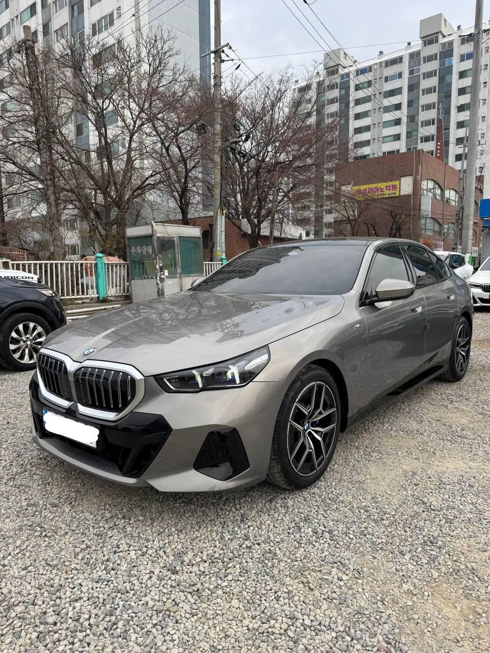 Так в чём же разница между двумя поколениями BMW 520i?  Кратко сравнили кузовы G30 и G60 для рынка Ю