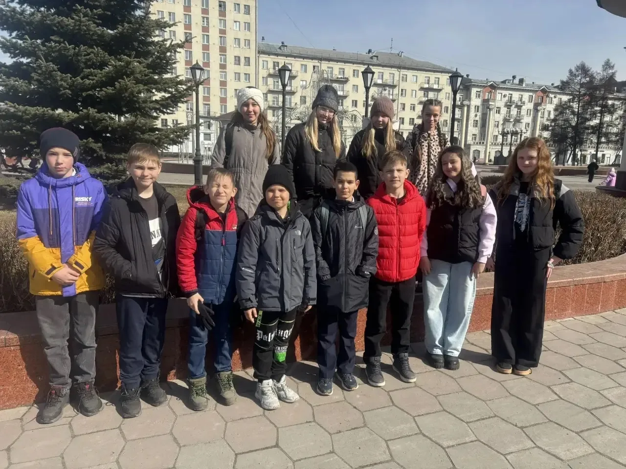 🎭КАНИКУЛЫ С ПОЛЬЗОЙ ✨ В последние дни каникул ученики 5б кл.,5в кл. и 6г кл. вместе с классными руко