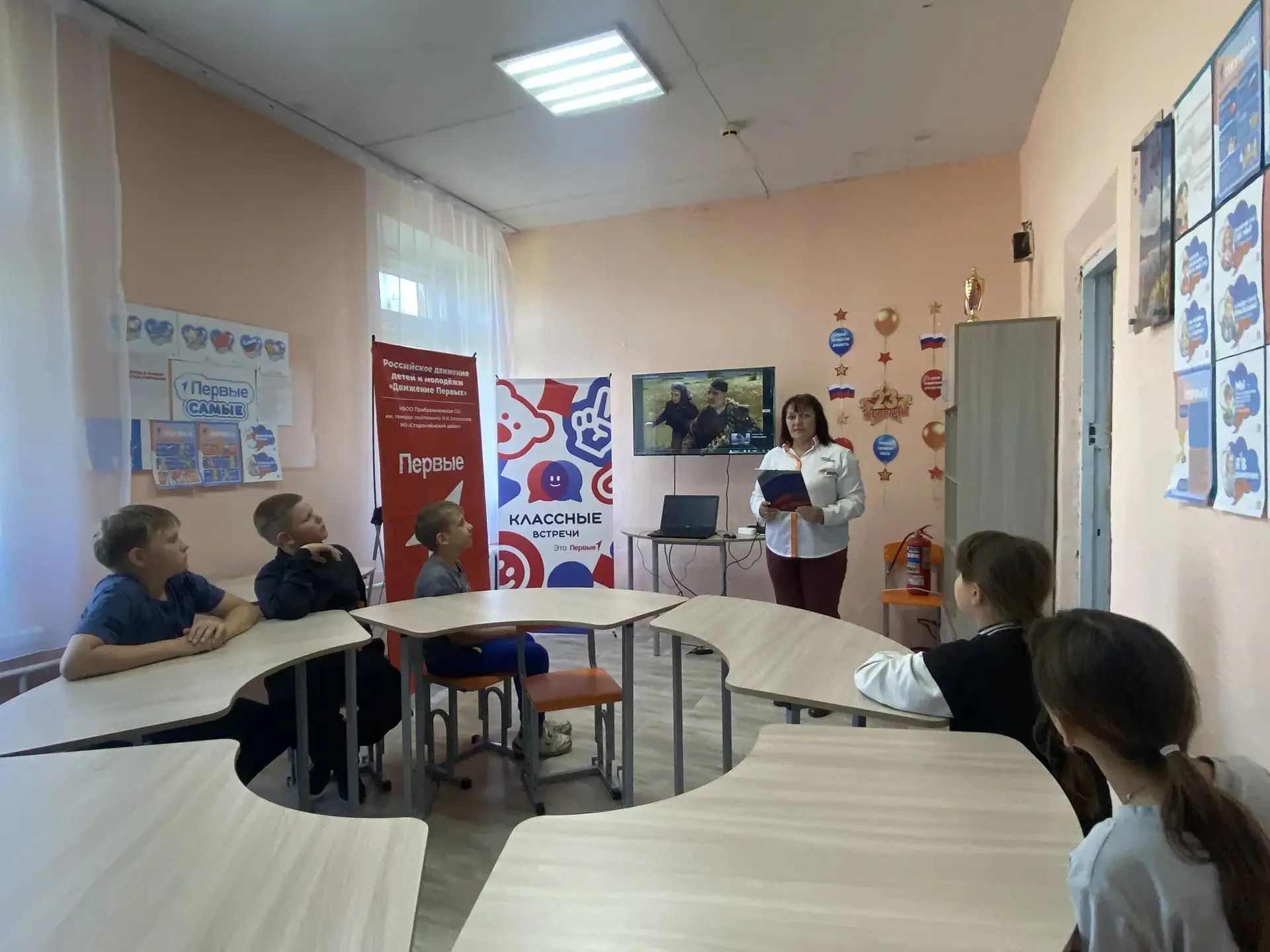🏔 ✈ 🚁Сегодня воспитанники школьного лагеря   "Путешествовали по Кавказу", знакомились...