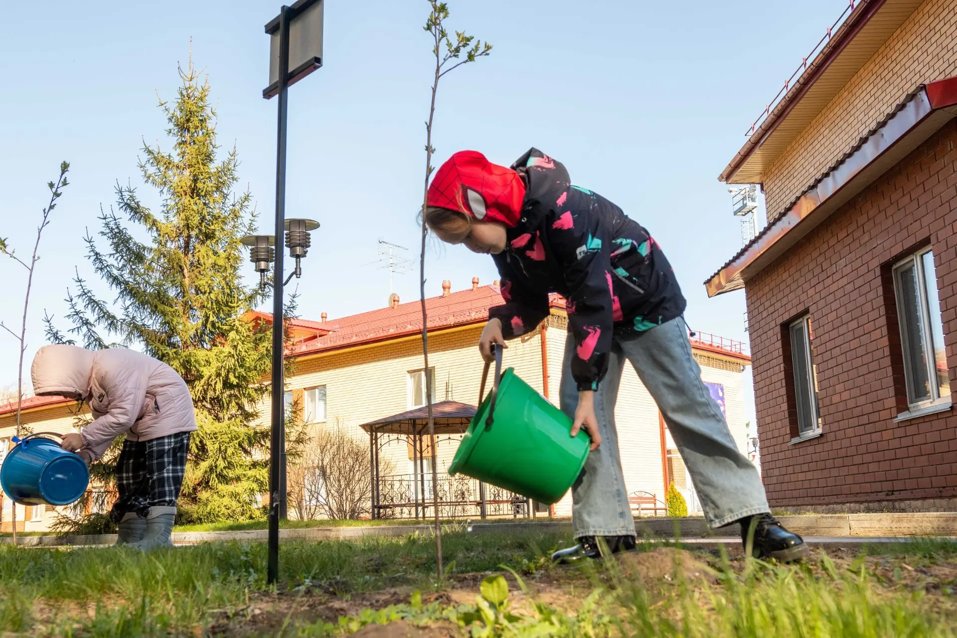 ПАМЯТЬ ЖИВЁТ В ДЕЛАХ ⭐️  Команда первичного отделения реализовала проект по развитию Аллеи Героев в 