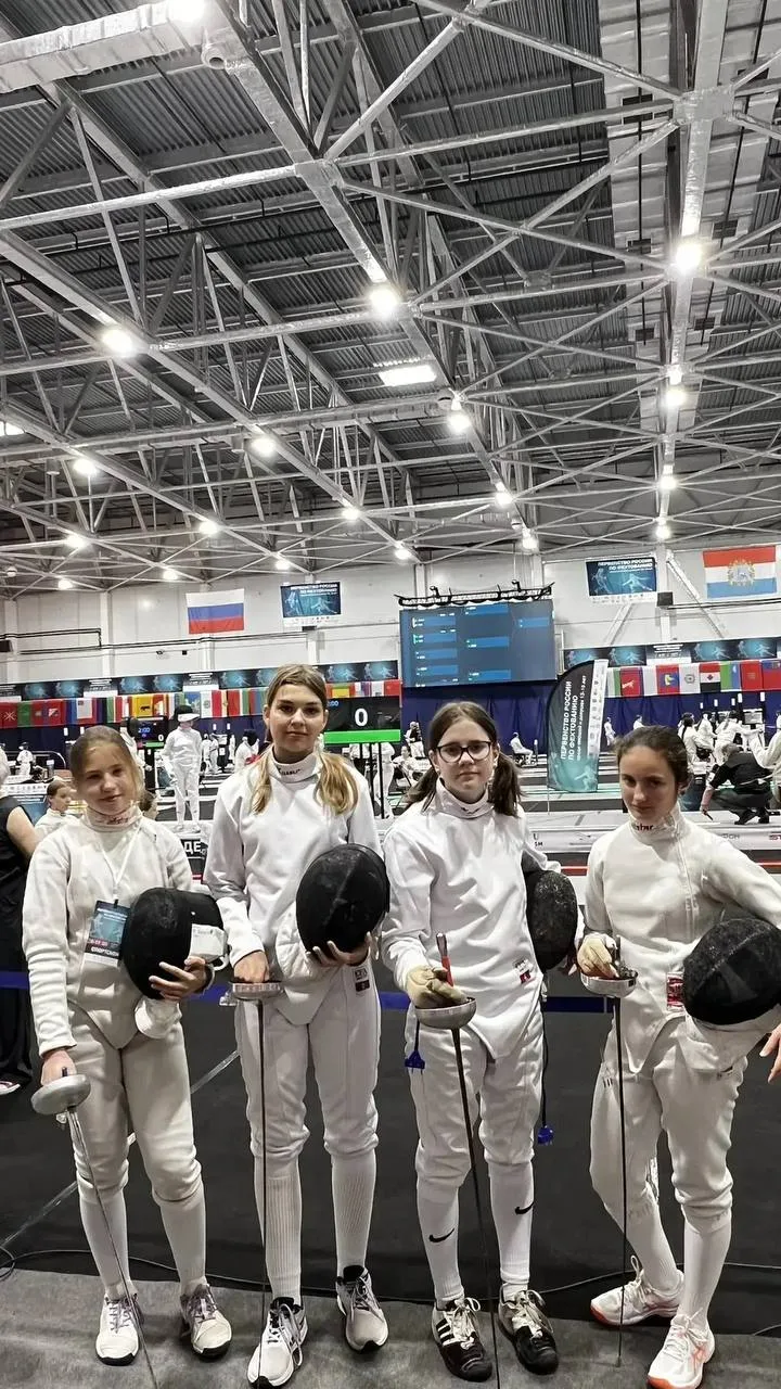 🤺 ЮНЫЕ ФЕХТОВАЛЬЩИЦЫ ПРЕДСТАВИЛИ РЕГИОН НА ПЕРВЕНСТВЕ РОССИИ

В Тольятти завершилось Первенство Рос