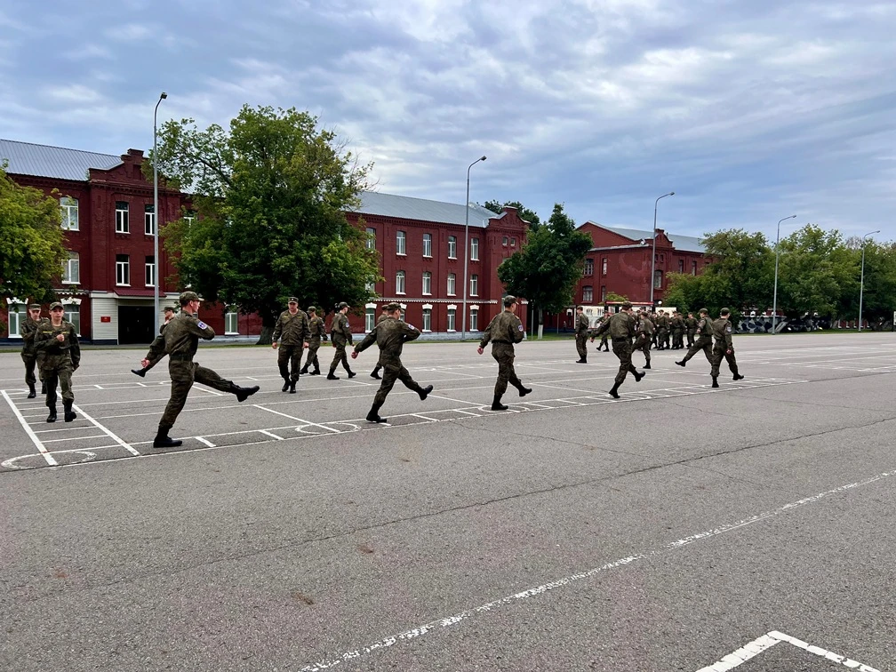 НА СБОРАХ «ГВАРДЕЕЦ» ЮНАРМЕЙЦЫ ПРОХОДЯТ ИНТЕНСИВНЫЙ КУРС ВОЕННОЙ ПОДГОТОВКИ