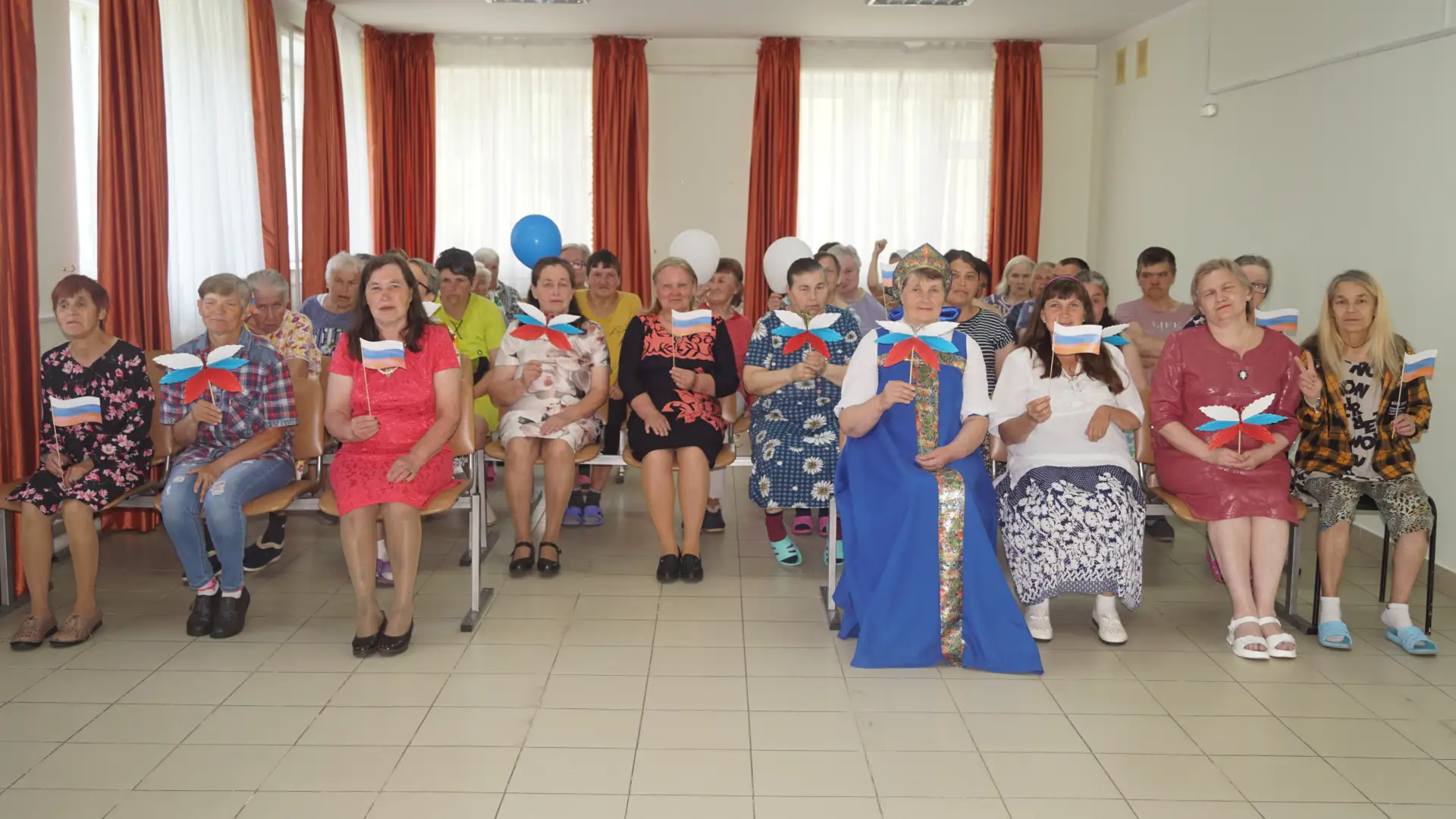 🇷🇺Россия — Родина моя: как мы отметили главный праздник страны!

🎤В День России наш актовый зал н