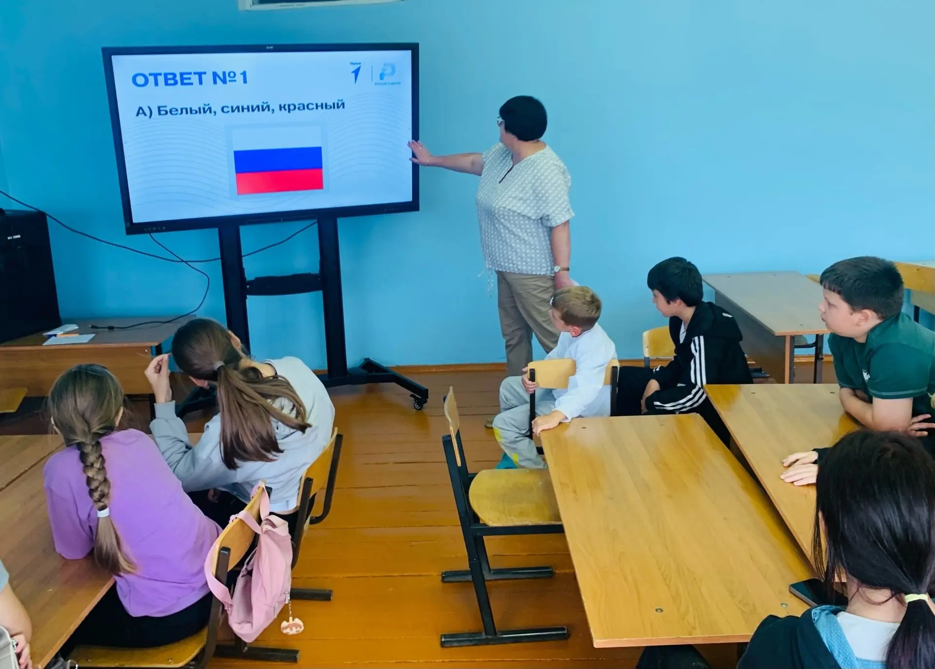 🇷🇺 Лагерный день: погружение в историю, природу и символы России!