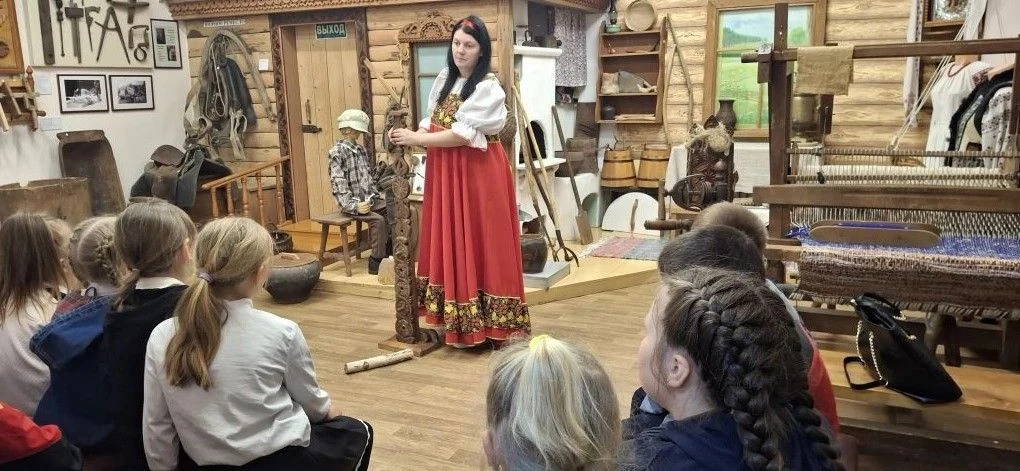 🏡✨ Машина времени для наших второклассников: заглянули в гости к тетушке Арине!
