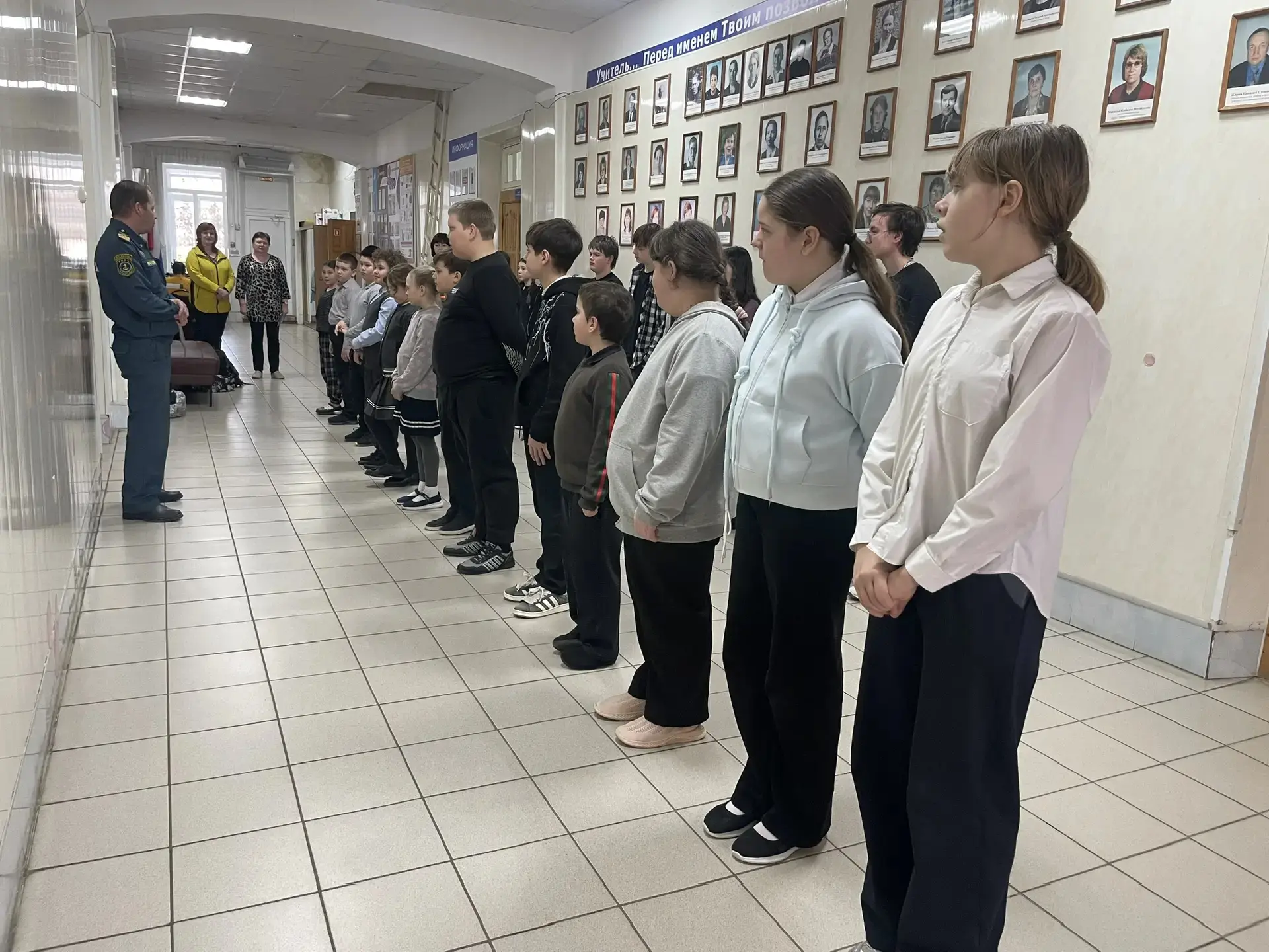 Сегодня в нашей школе состоялась очень важная и поучительная встреча с сотрудниками "Це...