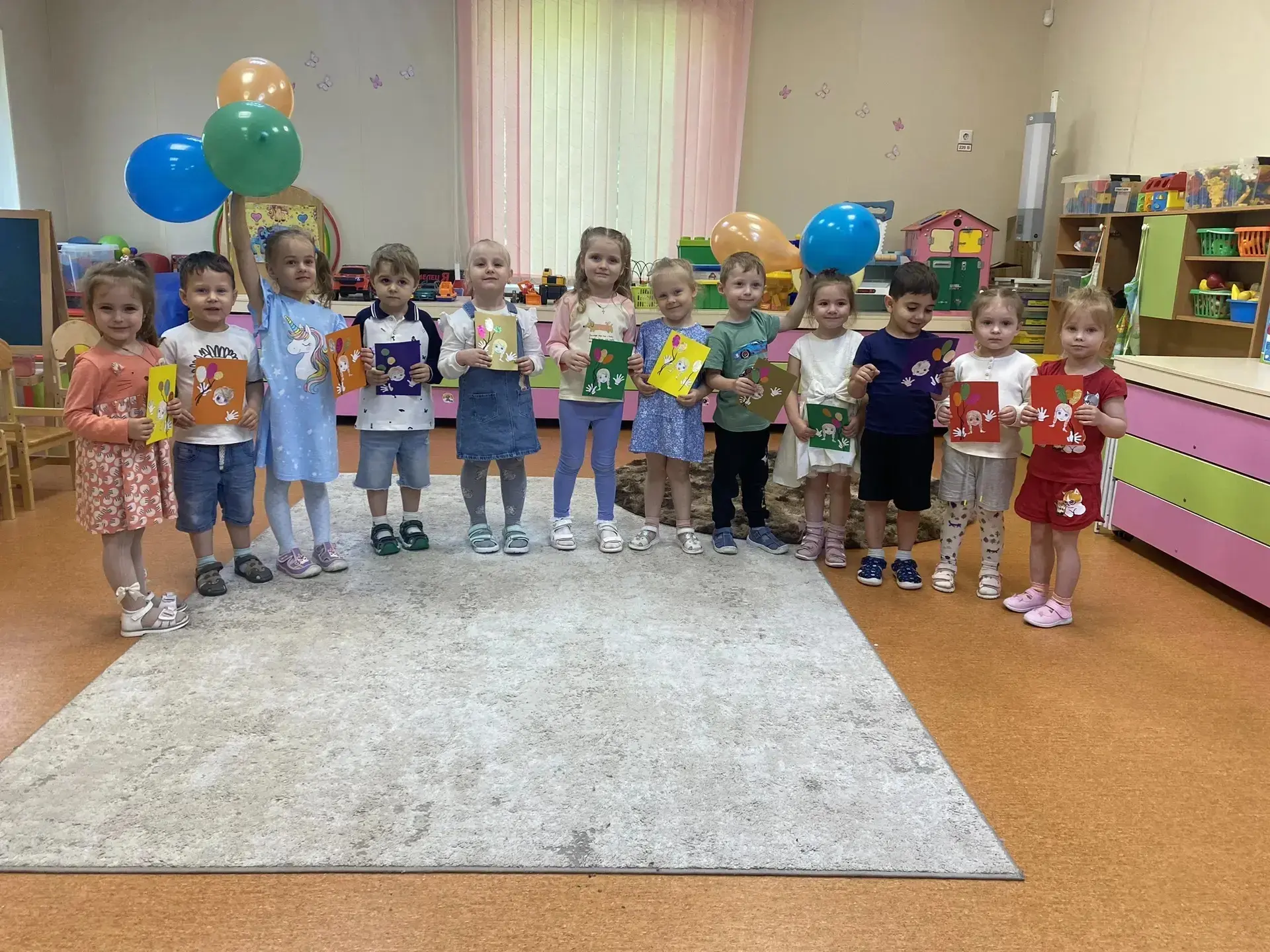 💫Сегодня у воспитанников группы "Лучики" был очень  насыщенный праздничный день! 🙂