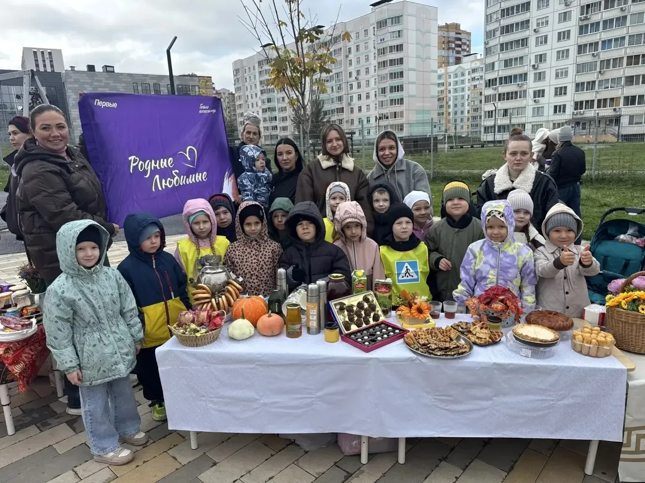 Праздник добра и уважения: теплое событие в микрорайоне «Западные ворота» 🌸