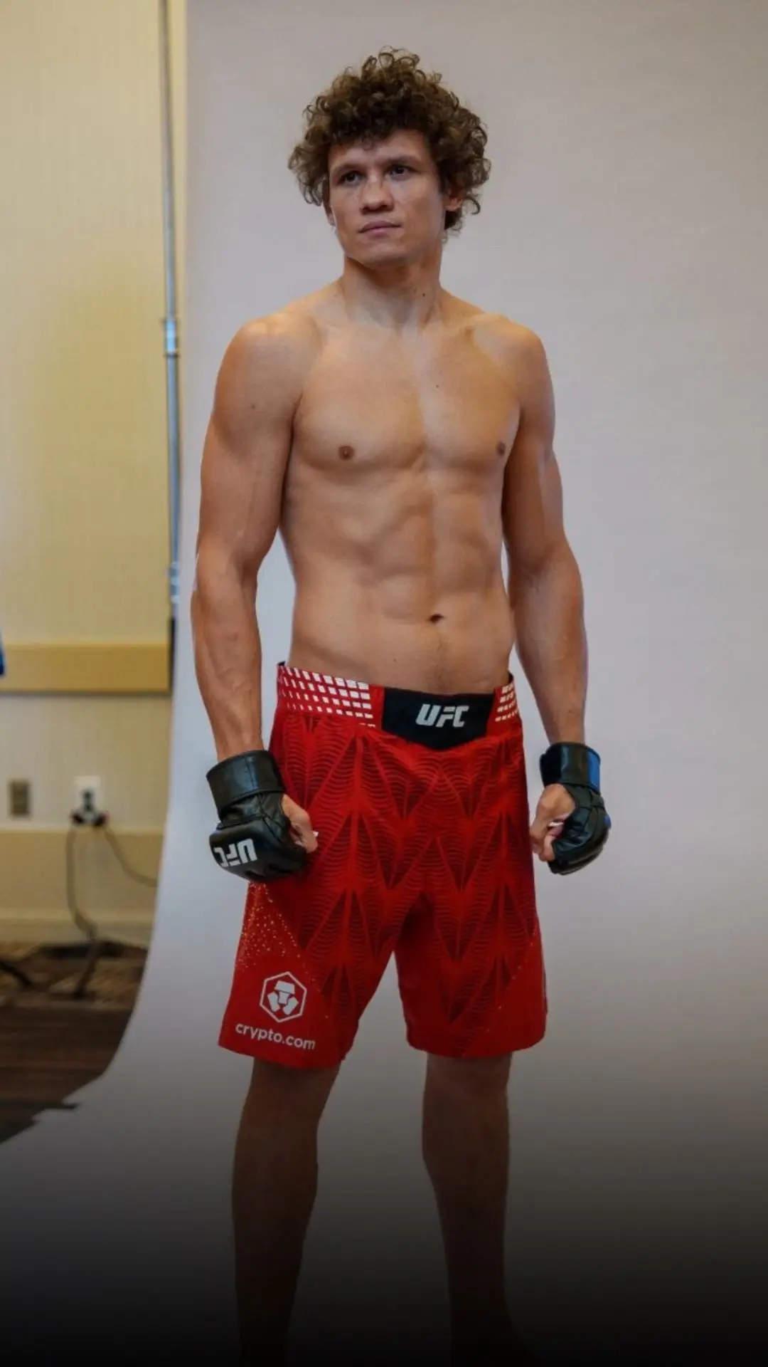 Роман Копылов  на фотосессии перед UFC 332⚡