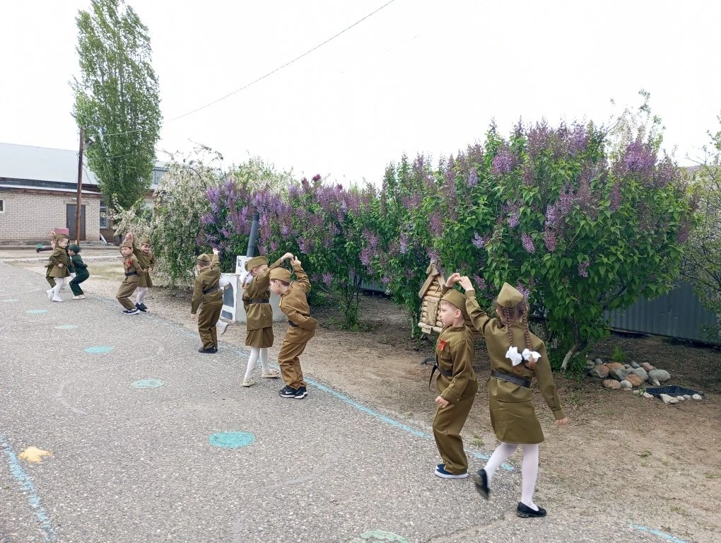 🕊Воспитанники нашего детского сада приняли участие в ежегодной акции"Вальс Победы"🕊 Е...