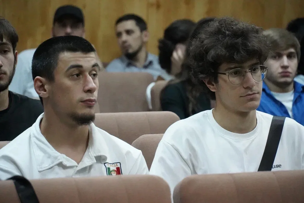 ⚡️ В Махачкале прошло мероприятие для студентов, посвящённое возможностям развития собс...