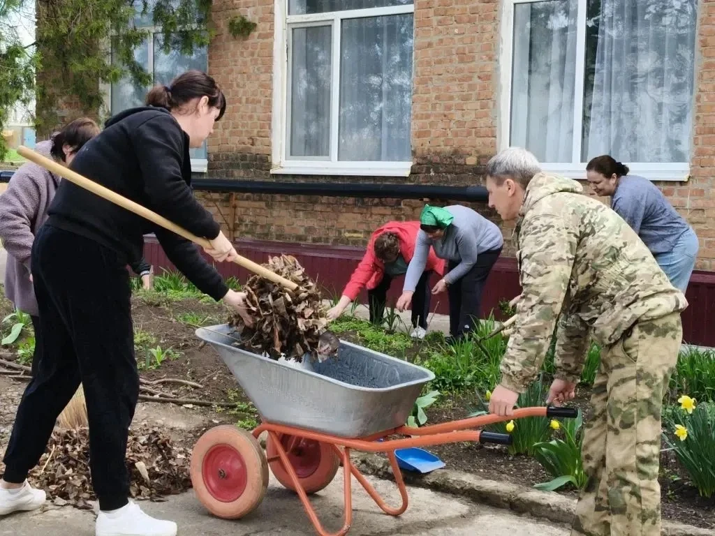 🐌🌱Образовательные организации района принимают участие во Всекубанском субботнике, который начинает 