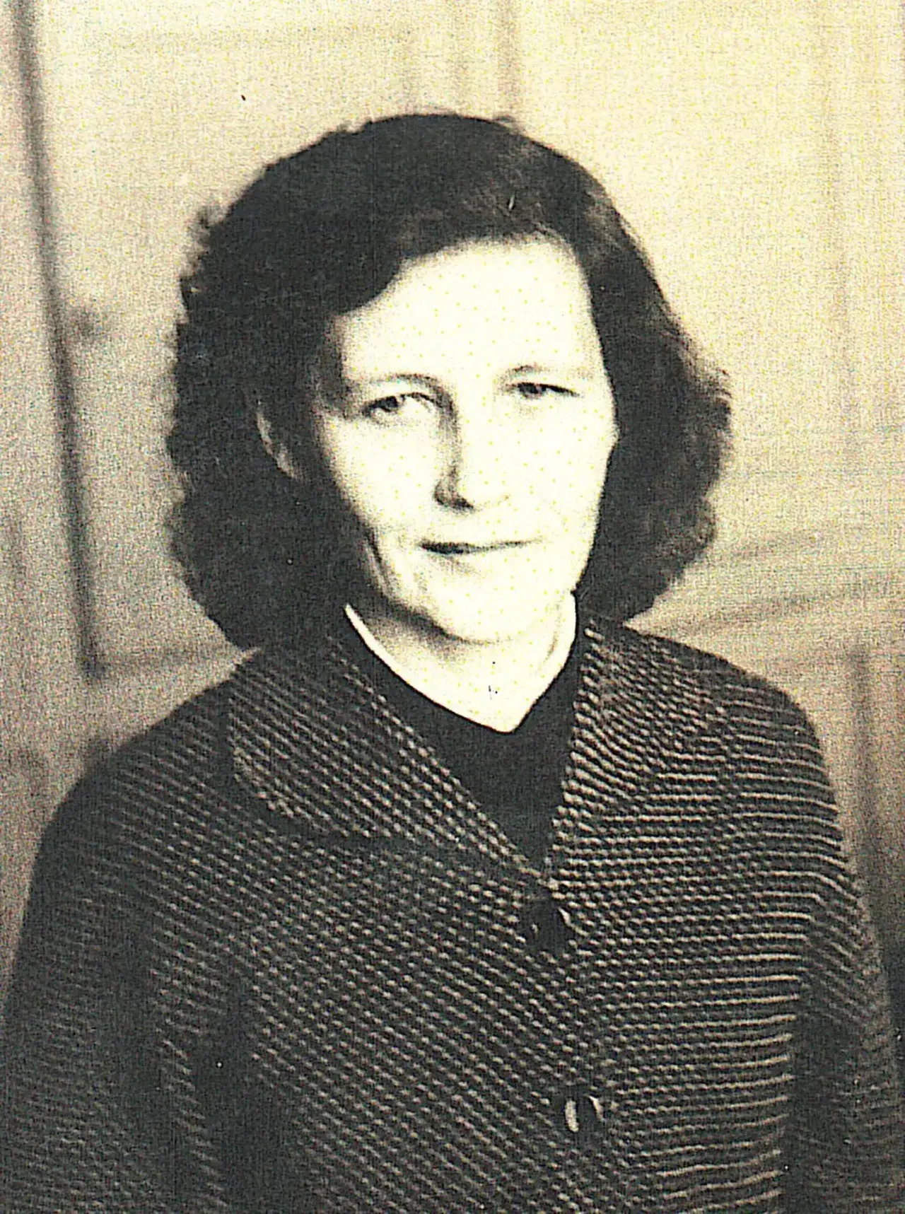 Карпинская школа № 2 отмечает своё 55-летие. Об одной из своих учительниц – Тамаре Алек...