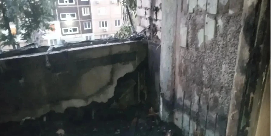 В Саратове пожар повредил четыре балкона в доме