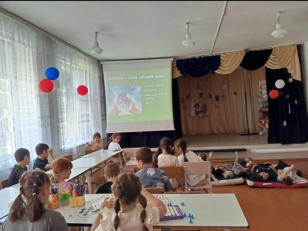 💙Лагерь Радуга💙

🗓️15 июня в нашем лагере прошёл день под девизом "Земля — наш общий дом".

Утро 