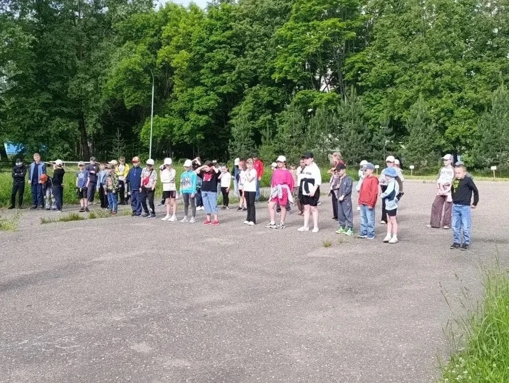 🔆Второй день в лагере позади!

☀️Второй день прошёл весело и с пользой: ребята вовсю наслаждались с