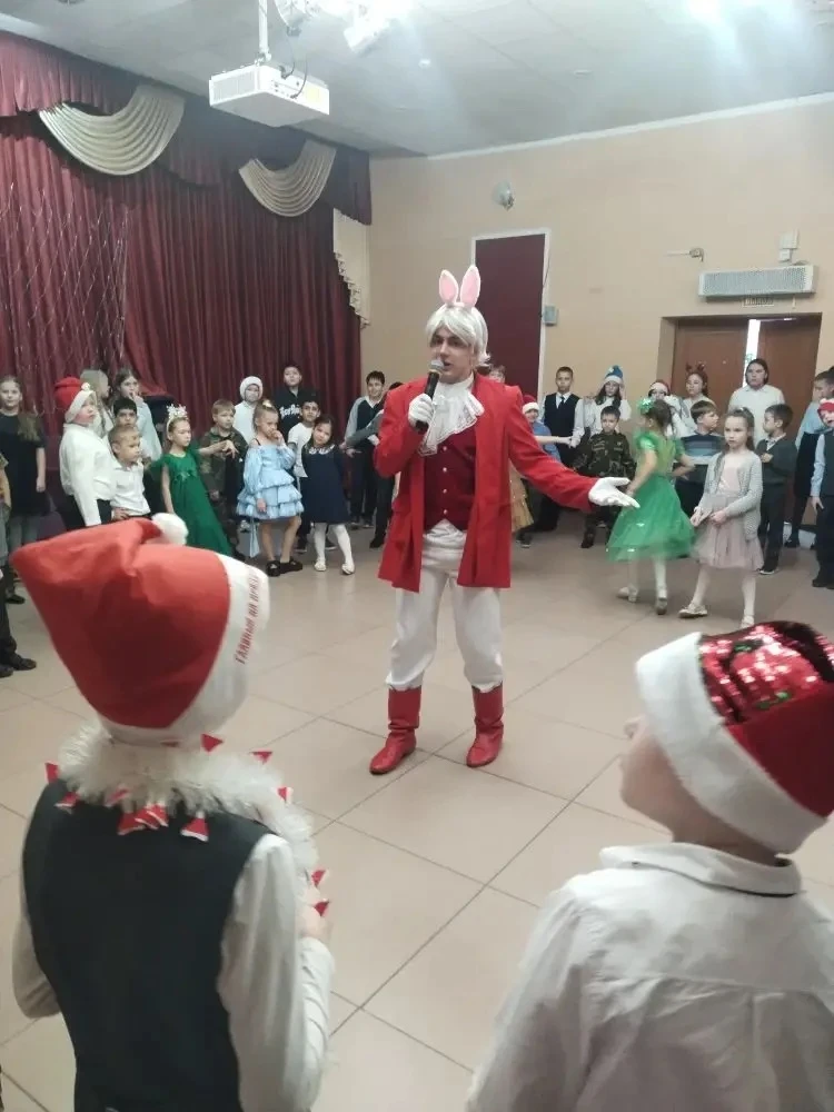 #СОВА НОВЫЙ ГОД К НАМ МЧИТСЯ🎄🎉🎄 Закончилась 2 четверть, и новый 2026 год уже на пороге. Самый любимы