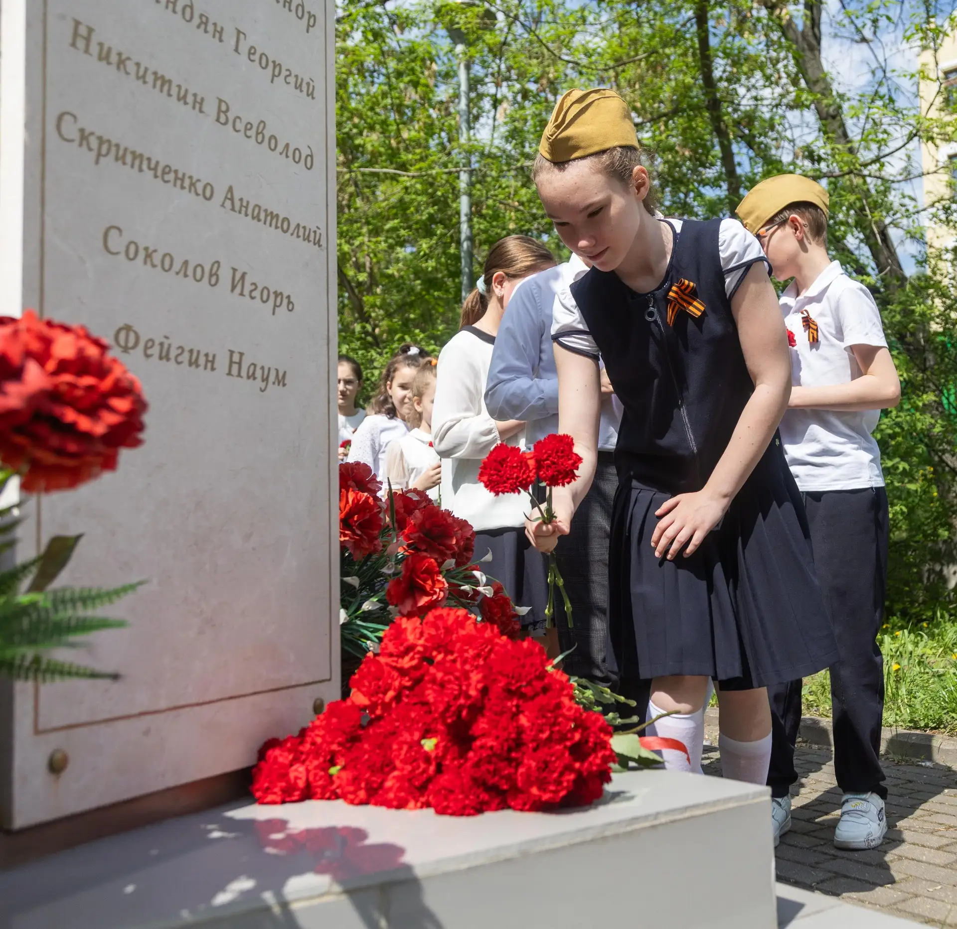 🕊 Мы помним, мы гордимся!    В нашей школе прошла акция «Красная гвоздика» 🙏    Наши младшие школьни