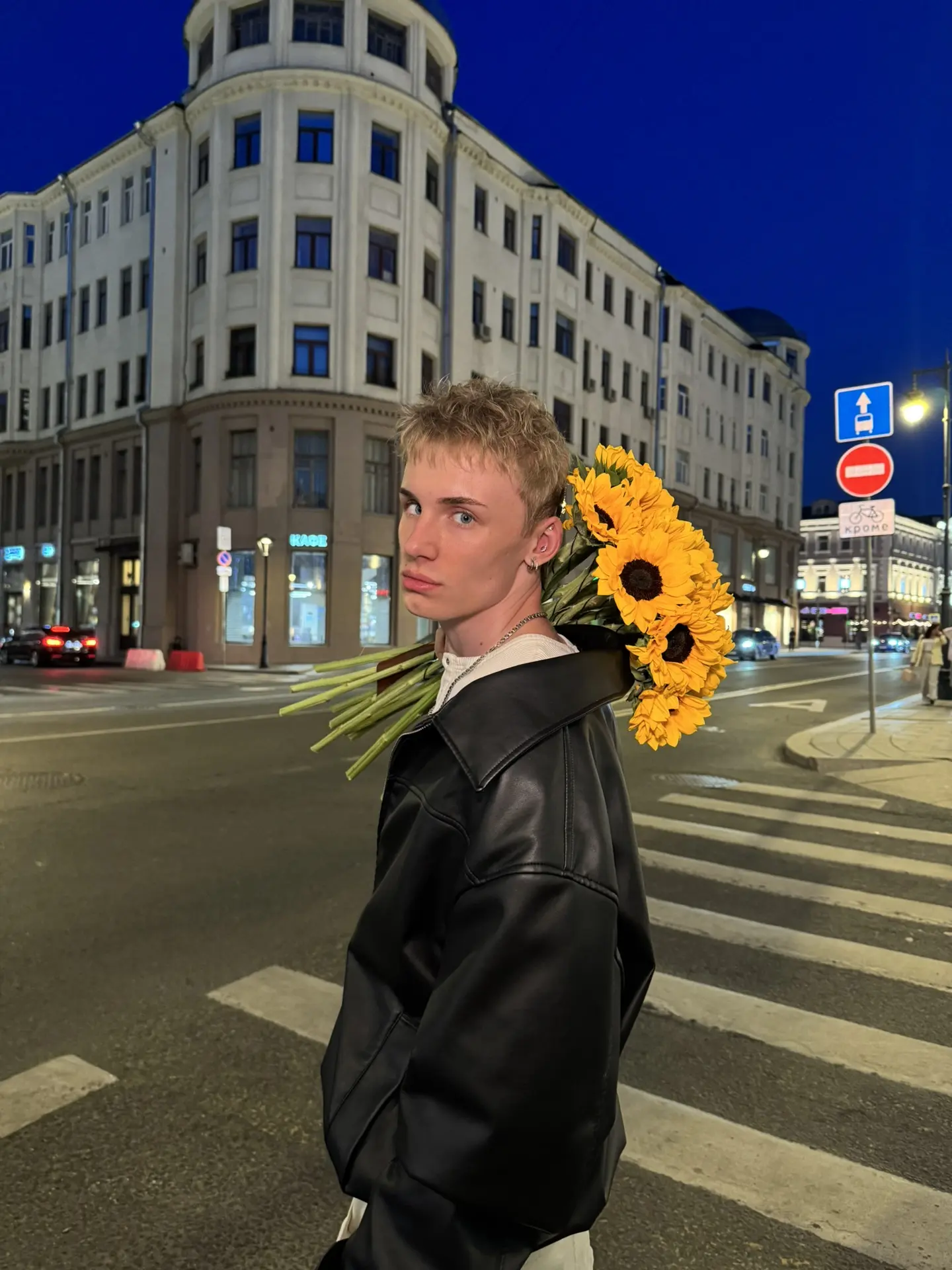 это был замечательный день рождения, мне цветочки подарили🥺🌻

спасибо вам большое за поздравления,