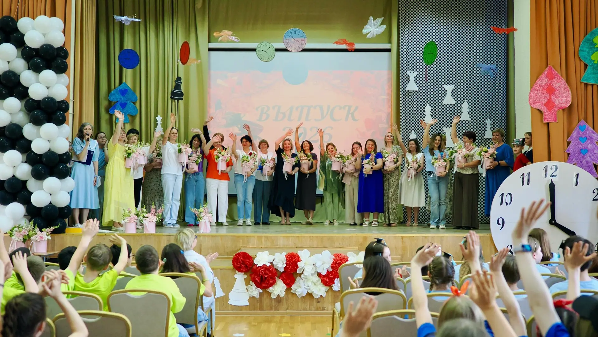 ВЫПУСКНОЙ В НАЧАЛЬНОЙ ШКОЛЕ (Часть 2) ☝️Продолжение предыдущего поста   Ещё немного фото с прекрасно