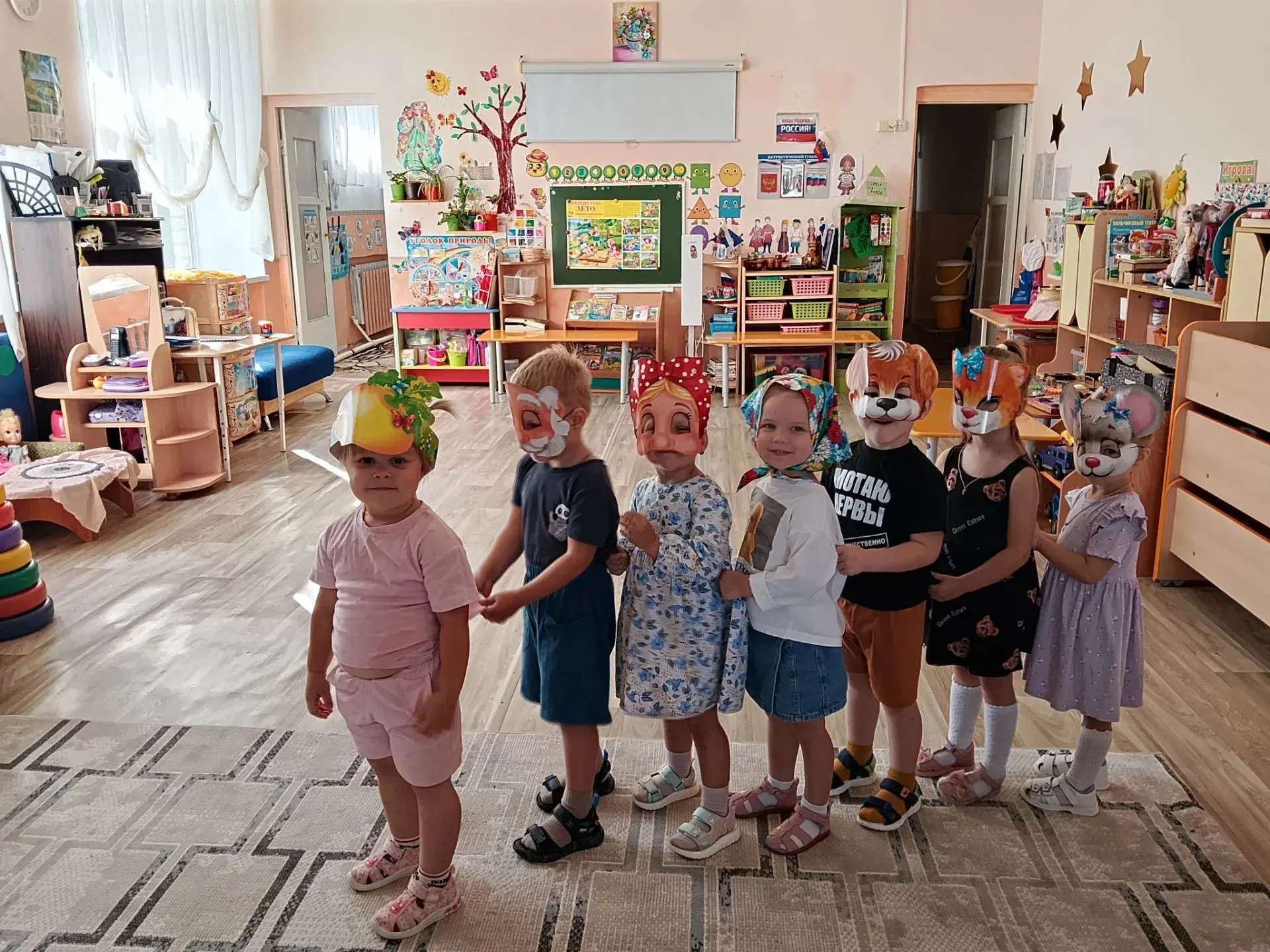Ребята из  группы "Звездочки"⭐️ превратили свою группу в настоящий театр и погрузились ...