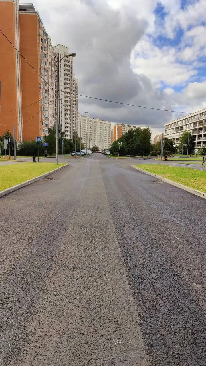 В Люблино продолжают обновлять дороги 🛠