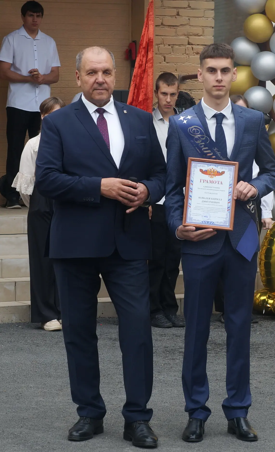 Торжественные мероприятия, посвященные празднованию последнего школьного звонка, состоялись во всех 