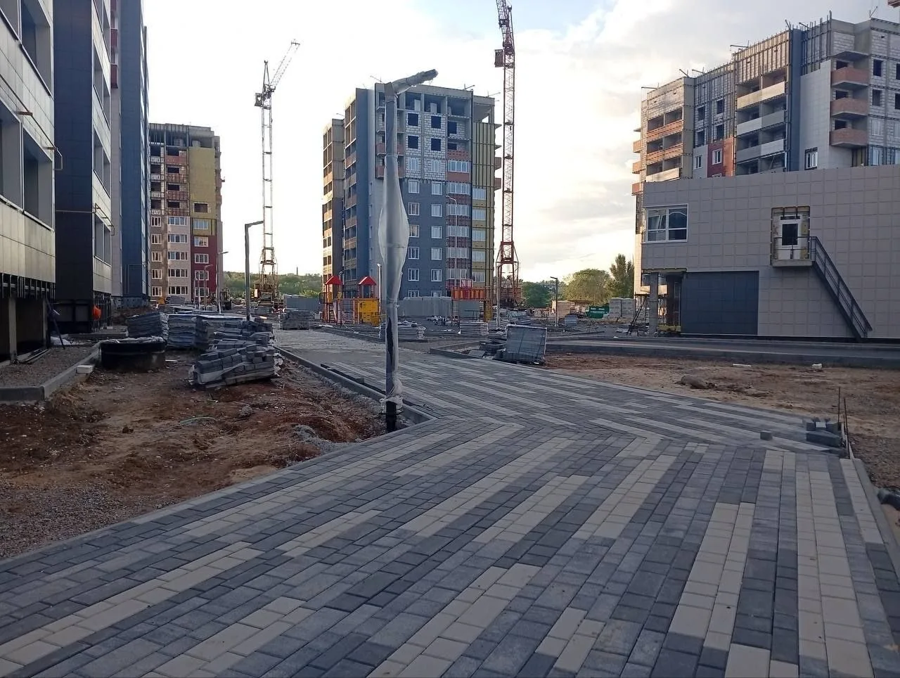 🏠ЖК «Возрождение» в районе Заречного/Ольховского заметно преобразился

Комплекс включает пять 9‑эта