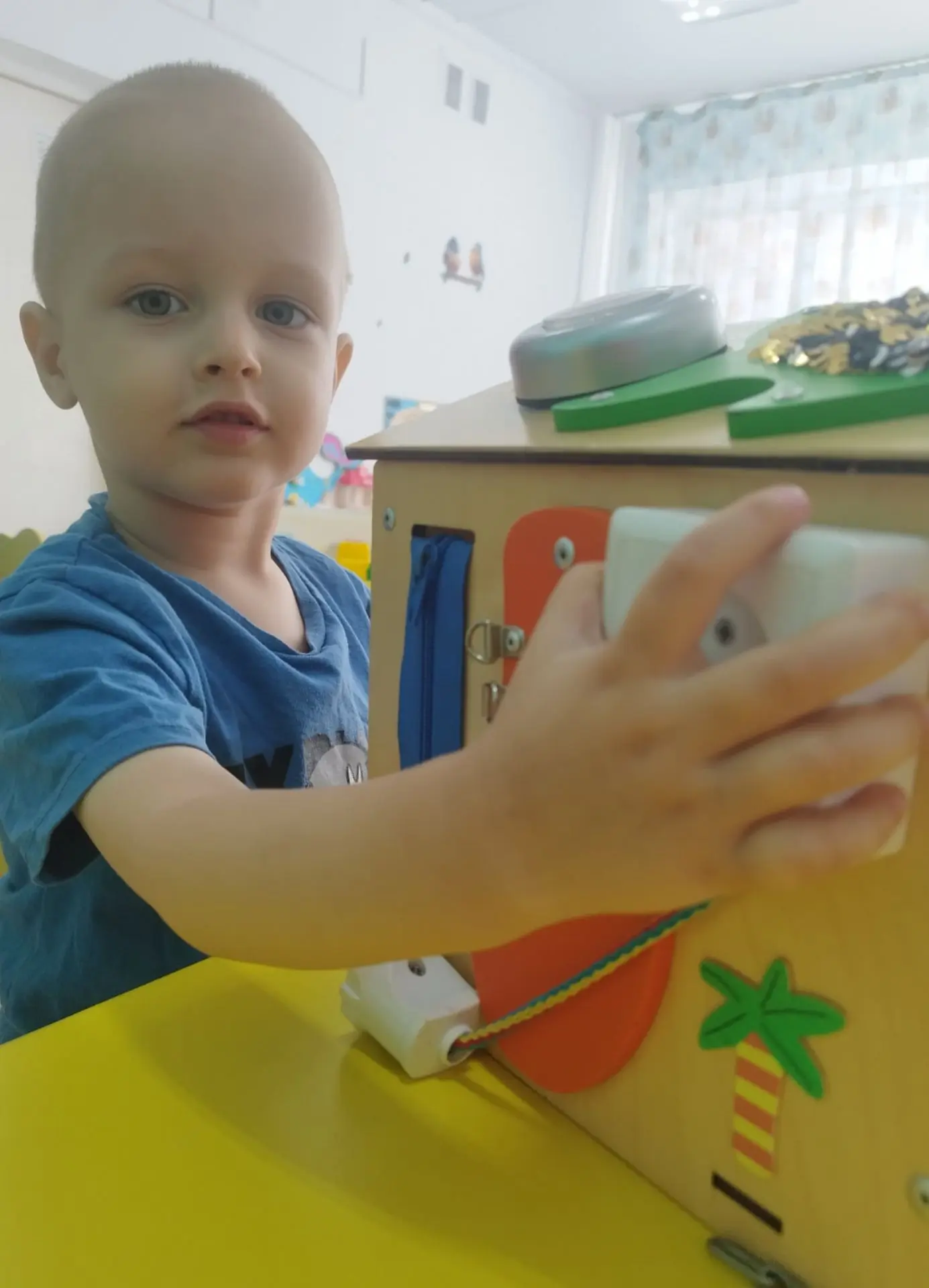 В нашей группе „Ягодка“ 🍓у малышей много возможностей для самостоятельной деятельности! В этом возр
