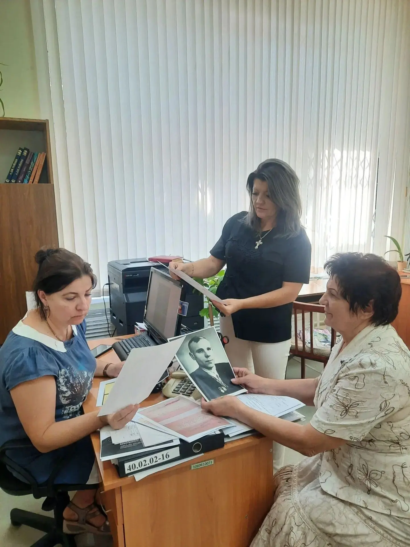 Сотрудники Центра хранения архивных документов продолжают кропотливую работу по сохране...
