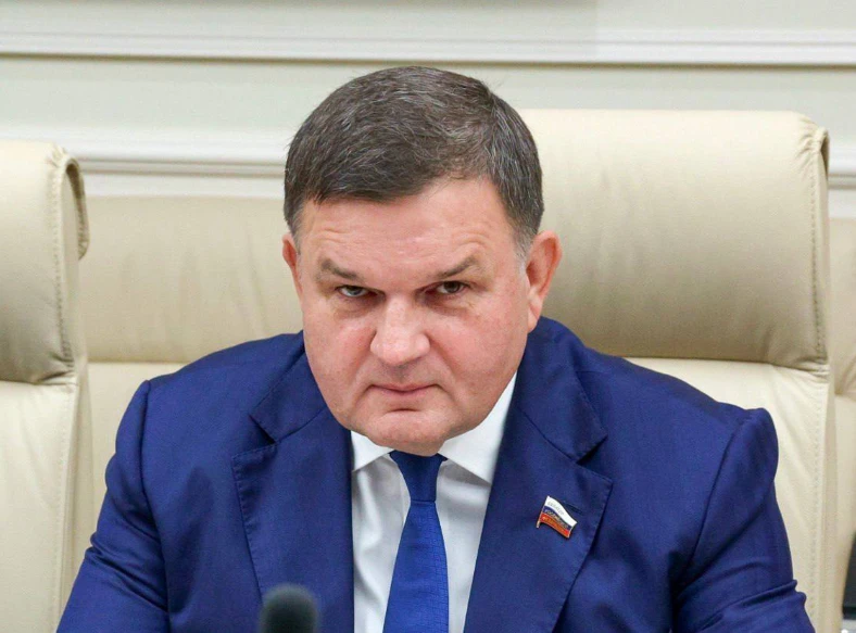 Сенатор Сергей Перминов поздравил жителей Ленобласти с 99-летием региона

Годовщина региона символиз