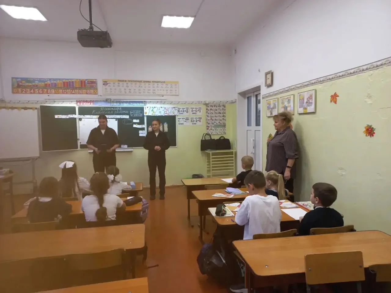 С целью повышения осведомлённости учащихся о правилах безопасности на железной дороге и...